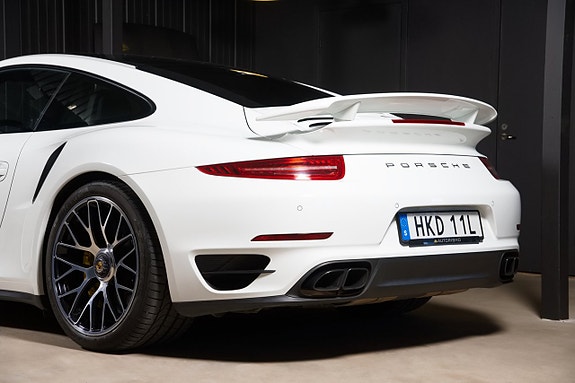 Porsche 911 Turbo S 19 of 21