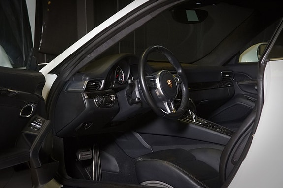 Porsche 911 Turbo S 9 of 21
