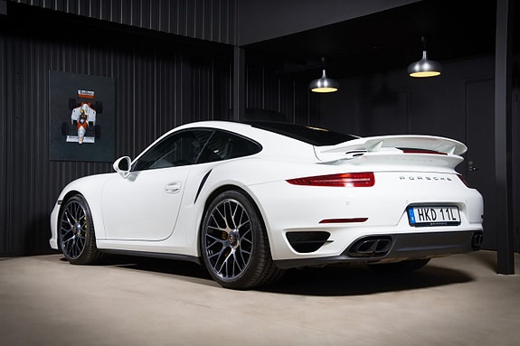 Porsche 911 Turbo S 21 of 21