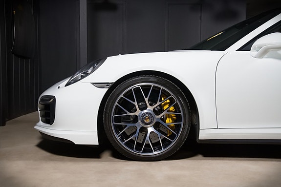 Porsche 911 Turbo S 20 of 21