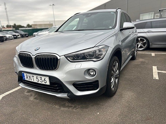 BMW X1 4 of 6