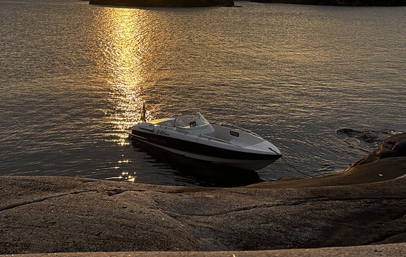 Hydrolift S-24 SUN, Mercruiser 4.3 mpi -2003 2 of 5