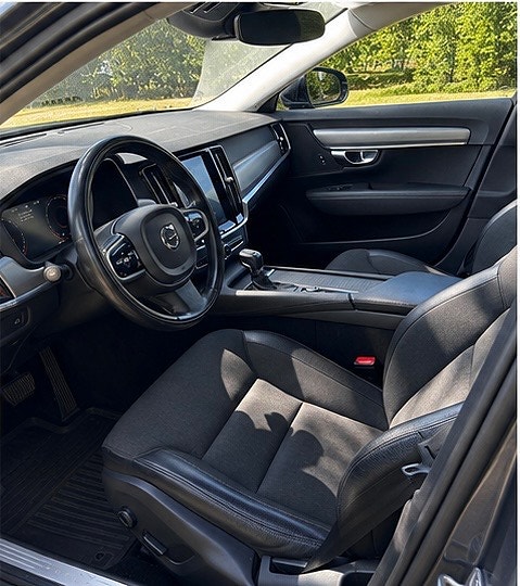 Volvo V90 3 of 5