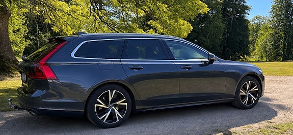 Volvo V90 2 of 5