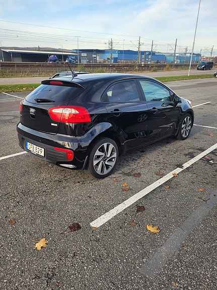 Kia Rio 5 of 15