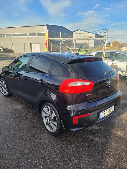 Kia Rio 13 of 15