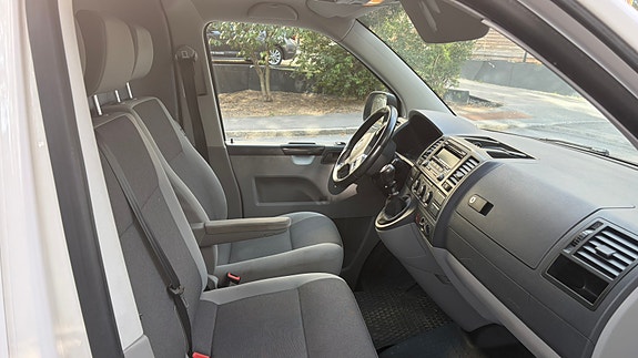 Volkswagen Transporter 6 of 8