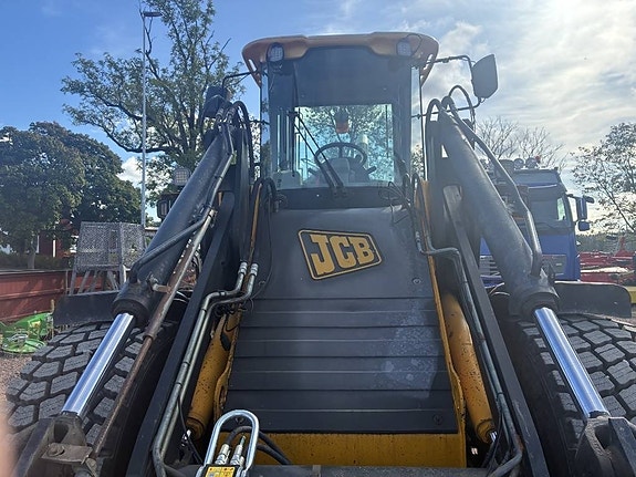 JCB 426 4 of 6