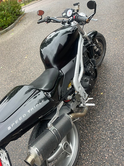 Triumph Speed Triple 4 of 6