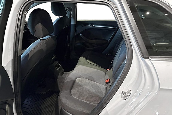 Audi A3 8 of 16