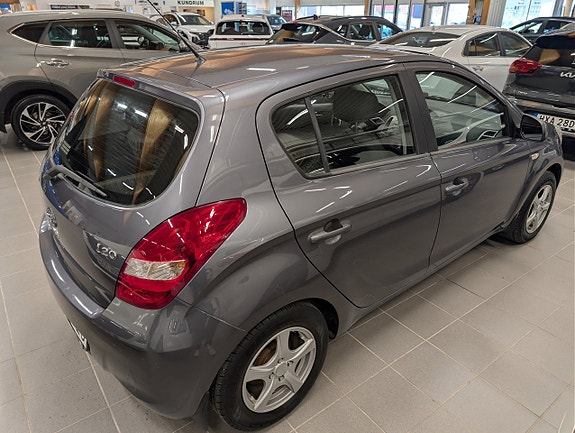 Hyundai i20 4 of 10