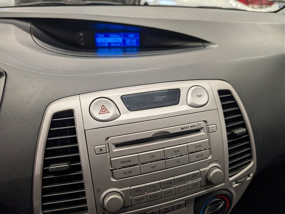 Hyundai i20 8 of 10