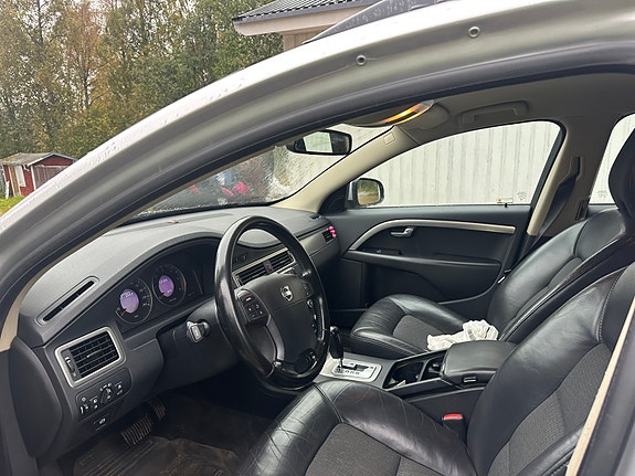 Volvo V70 4 of 4