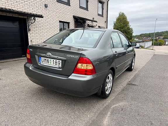 Toyota Corolla 10 of 17