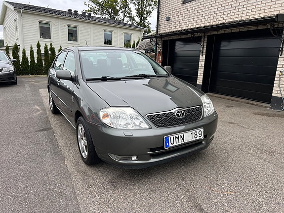 Toyota Corolla 2 of 17