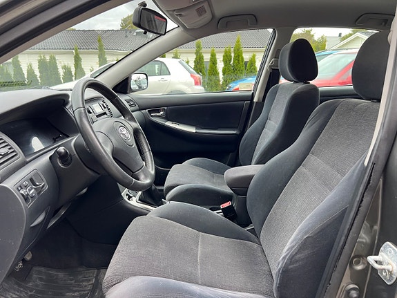 Toyota Corolla 13 of 17