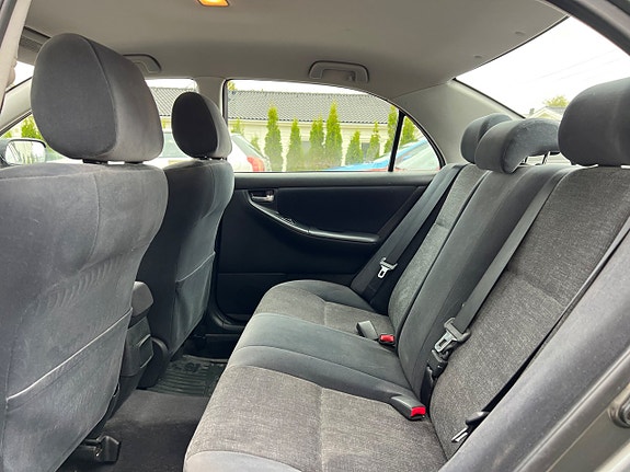 Toyota Corolla 14 of 17