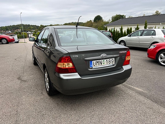 Toyota Corolla 8 of 17