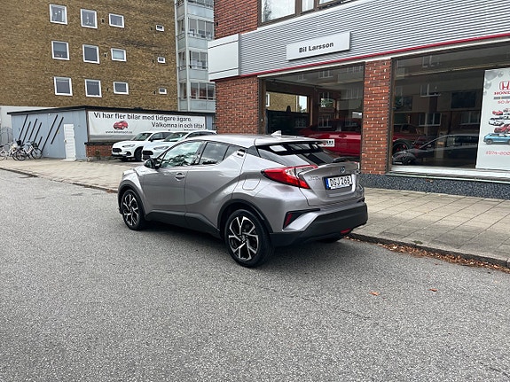 Toyota C-HR 4 of 10