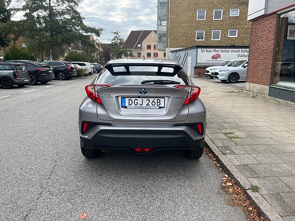 Toyota C-HR 5 of 10