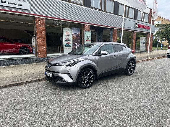 Toyota C-HR 2 of 10