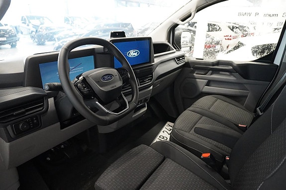 Ford Transit Custom 2 of 8