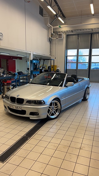BMW 325Ci 2 of 7