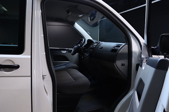 Volkswagen Caravelle 15 of 25