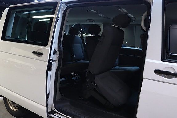 Volkswagen Caravelle 11 of 25