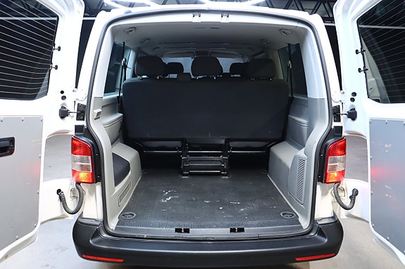 Volkswagen Caravelle 13 of 25