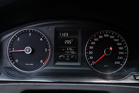 Volkswagen Caravelle 20 of 25