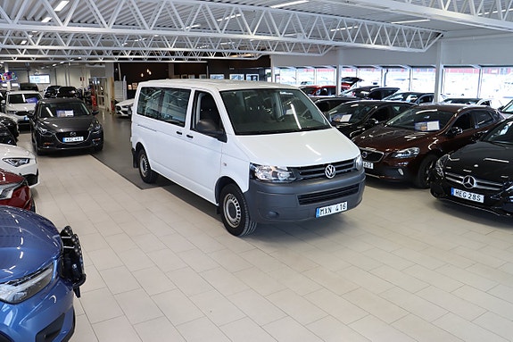 Volkswagen Caravelle 3 of 25