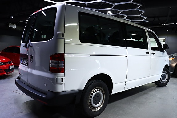 Volkswagen Caravelle 4 of 25