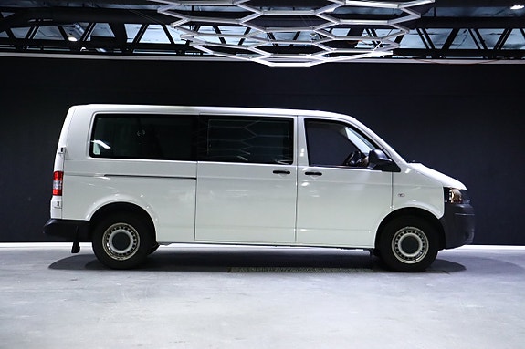 Volkswagen Caravelle 6 of 25