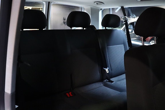 Volkswagen Caravelle 12 of 25