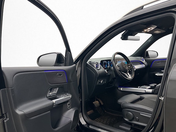 Mercedes-Benz EQB300 12 of 30
