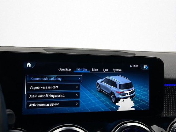 Mercedes-Benz EQB300 24 of 30