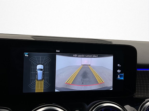 Mercedes-Benz EQB300 27 of 30