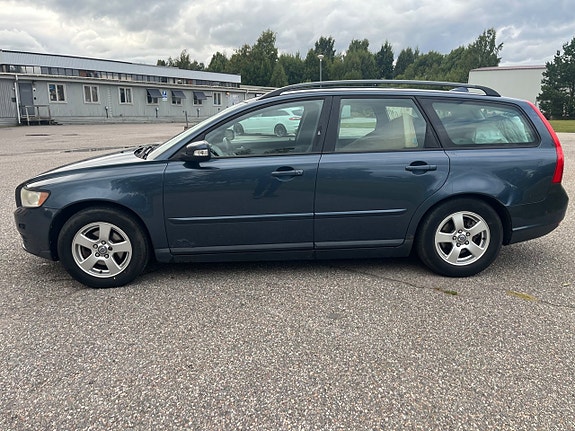 Volvo V50 2 of 20