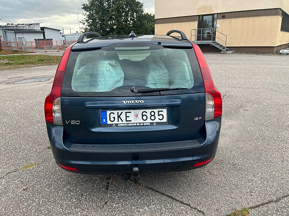 Volvo V50 4 of 20