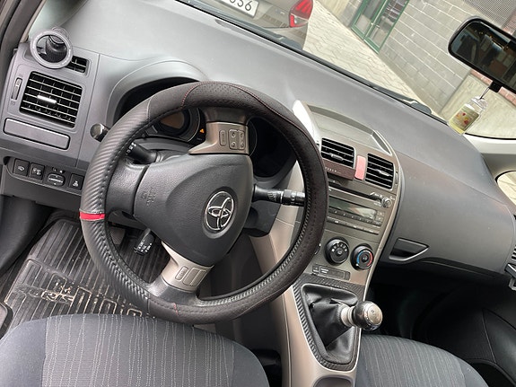 Toyota Auris 4 of 4