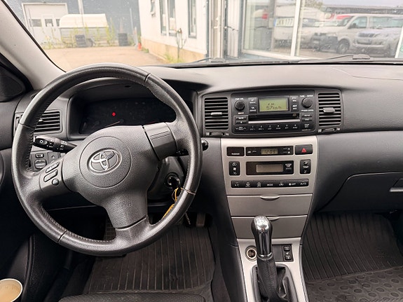 Toyota Corolla 9 of 10
