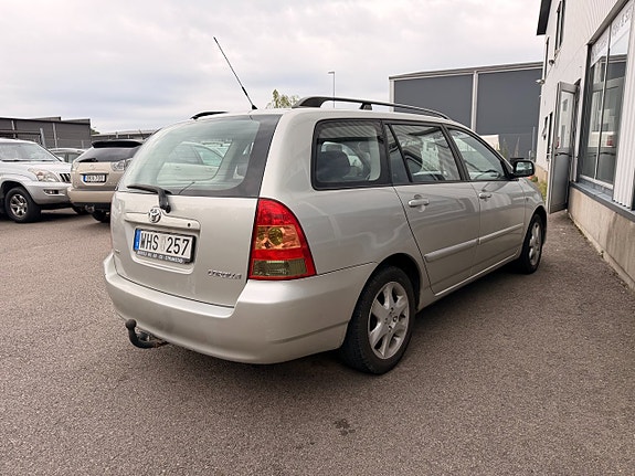 Toyota Corolla 6 of 10
