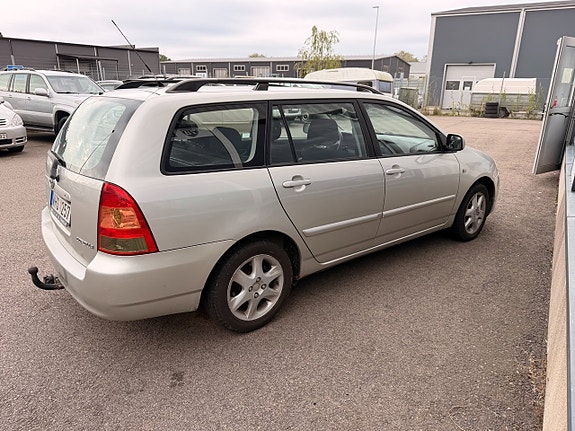 Toyota Corolla 7 of 10