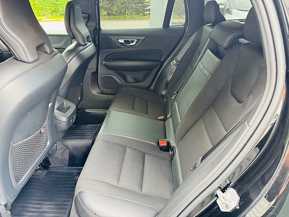 Volvo V60 7 of 24