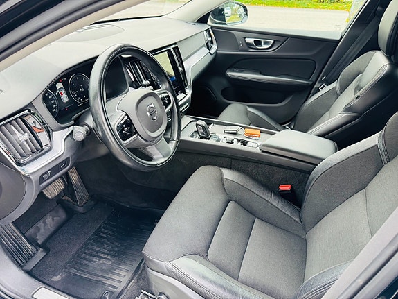 Volvo V60 8 of 24
