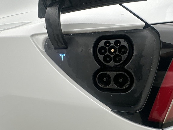 Tesla Model 3 29 of 30