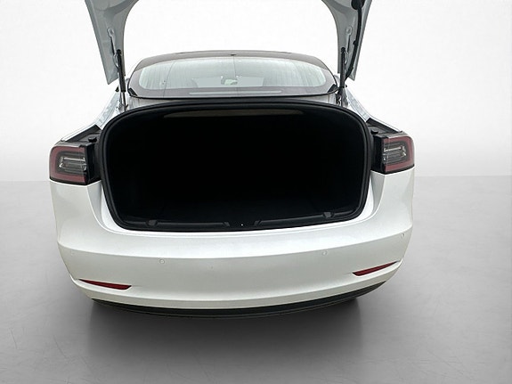 Tesla Model 3 28 of 30