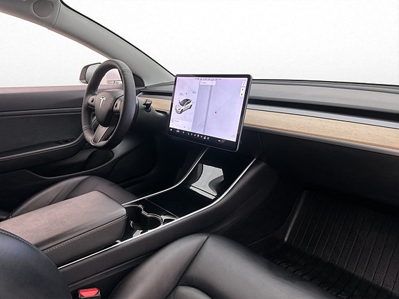 Tesla Model 3 26 of 30