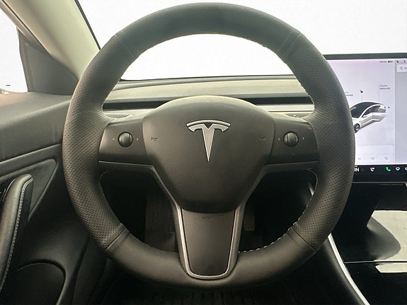 Tesla Model 3 14 of 30